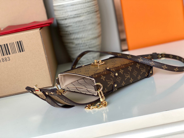 l**is V*t*n vertical trunk pochette