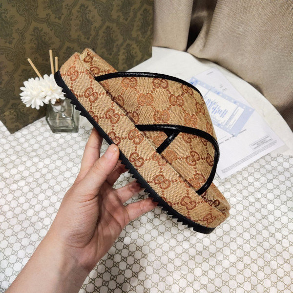 G*u*i gg multicolor platform sandal