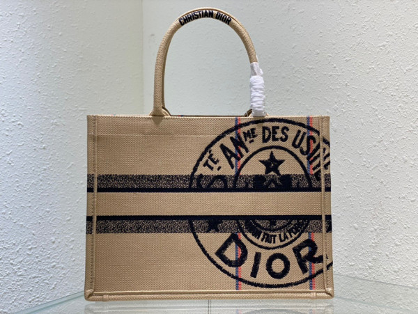 medium D*or book tote