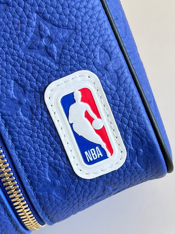 l**is V*t*n dopp kit