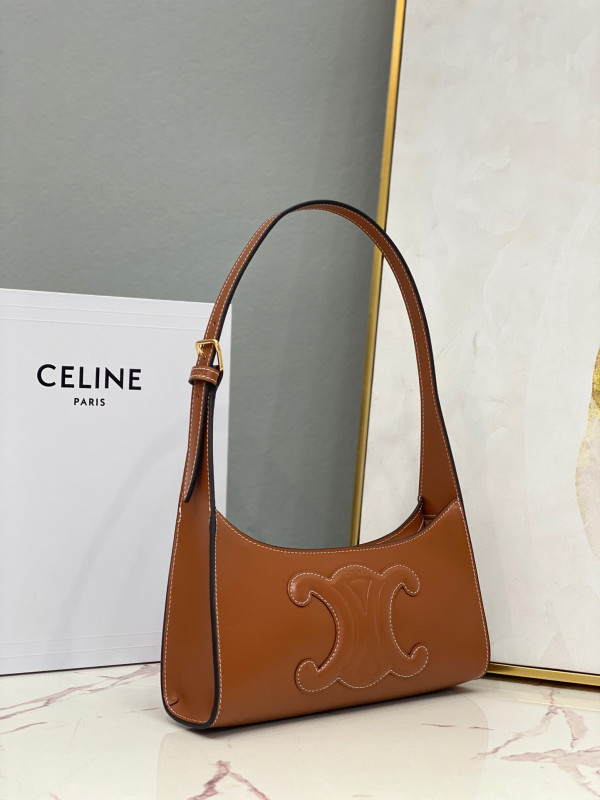 Ce**e shoulder bag cuir triomphe