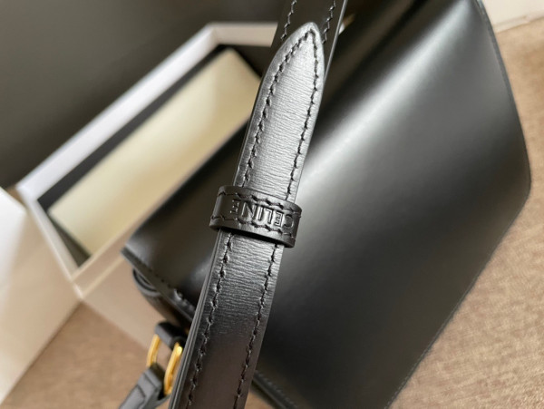 Ce**e teen triomphe bag