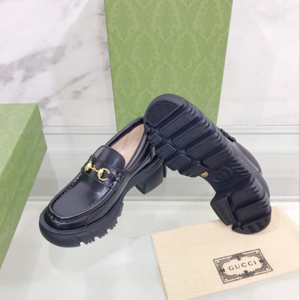 G*u*i loafer with horsebit