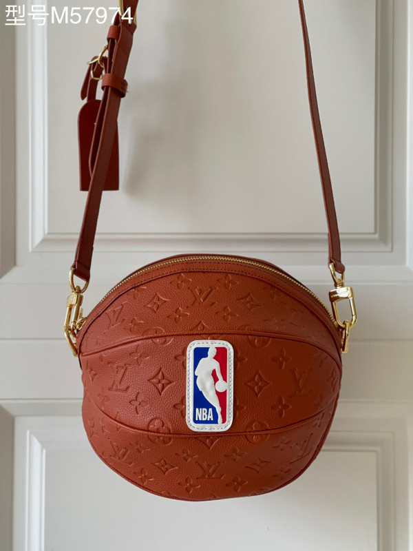 l**is V*t*n lvxnba ball in basket