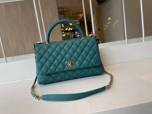 CL LARGE FLAP BAG WITH TOP HANDLE