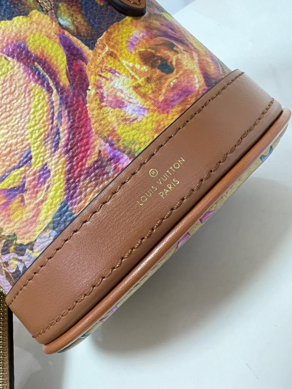 l**is V*t*n nano bucket