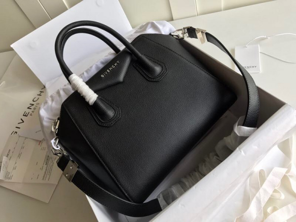 GIVENCHY ANTIGONA MINI/SMALL/MEDIUM IN GRAINED LEATHER