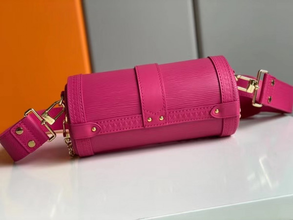 l**is V*t*n papillon trunk