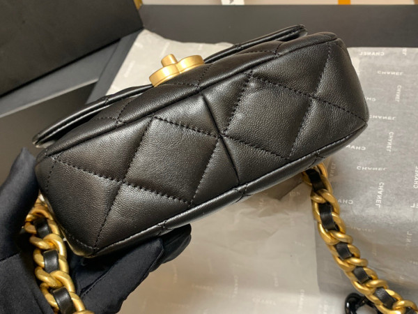 CL MINI FLAP BAG