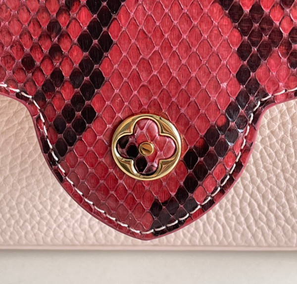 l**is V*t*n capucines mini