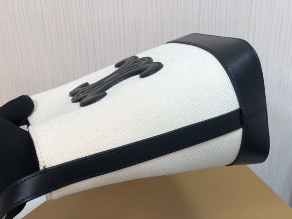 Ce**e small bucket cuir triomphe