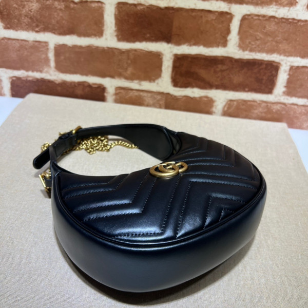 G*u*i gg marmont half-moon-shaped mini bag