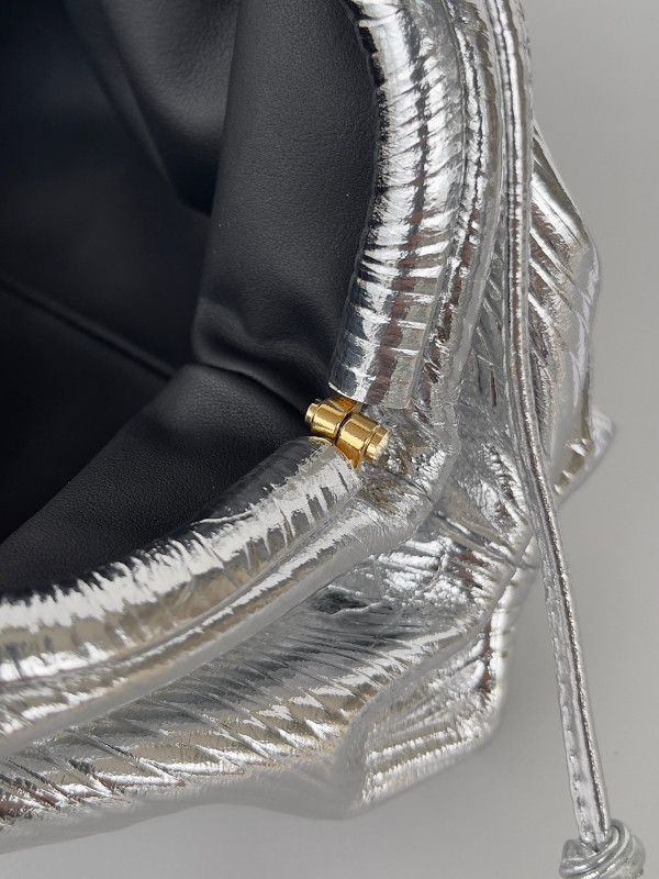 Bo*te*ga ve*ne*ta mini pouch