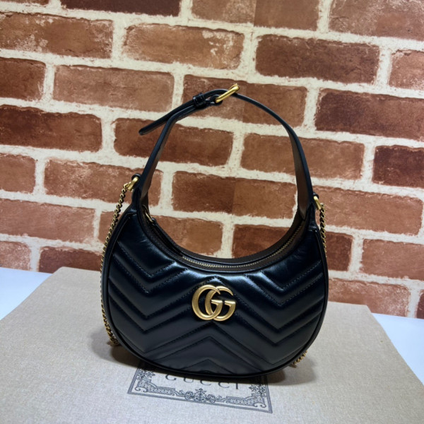 G*u*i gg marmont half-moon-shaped mini bag