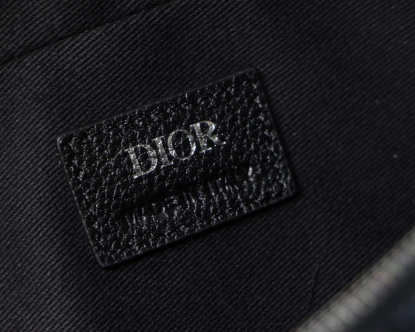 D*or safari messenger bag