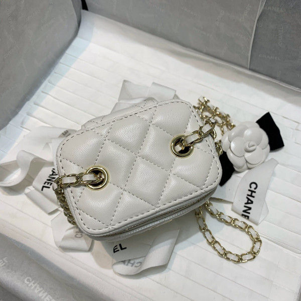 CL SMALL VANITY WITH CHAIN