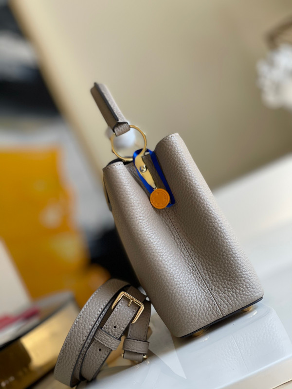 l**is V*t*n capucines bb