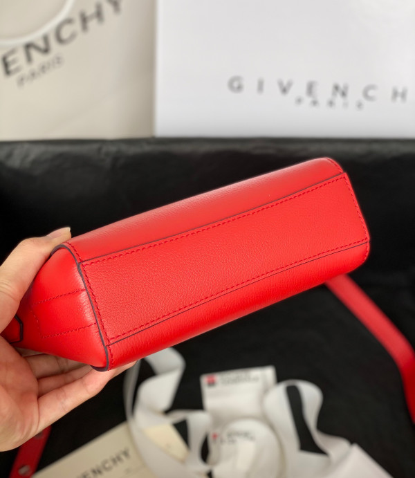 GIVENCHY NANO ANTIGONA