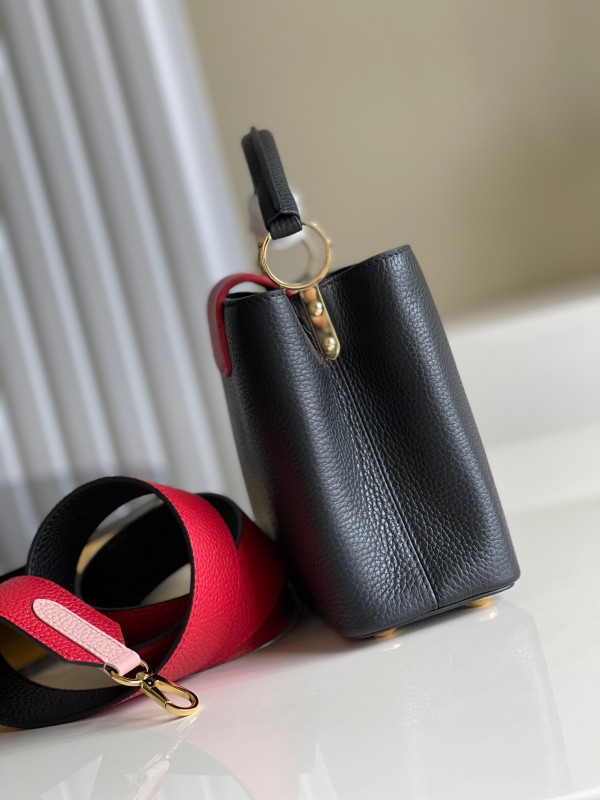 l**is V*t*n capucines bb