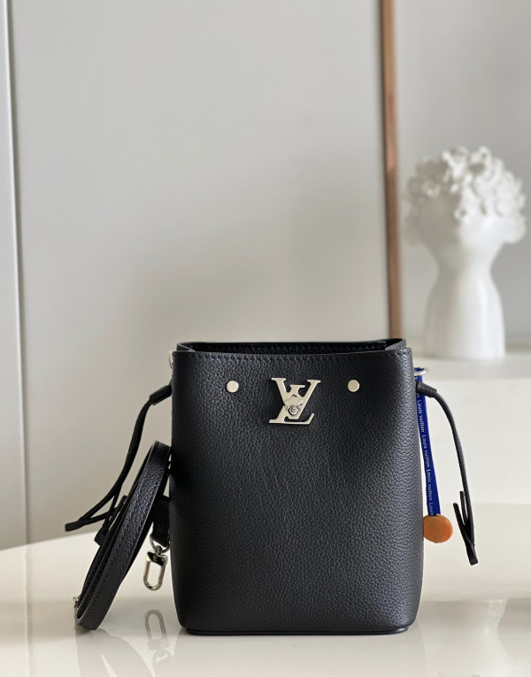 l**is V*t*n nano lockme bucket