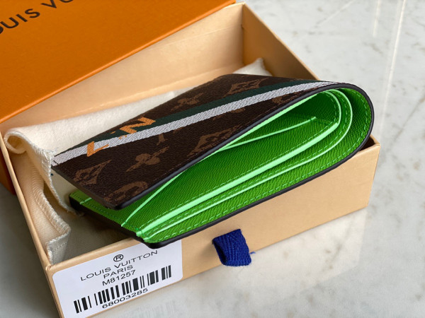 l**is V*t*n multiple wallet