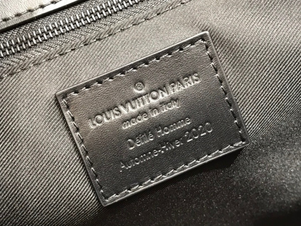 l**is V*t*n robusto briefcase