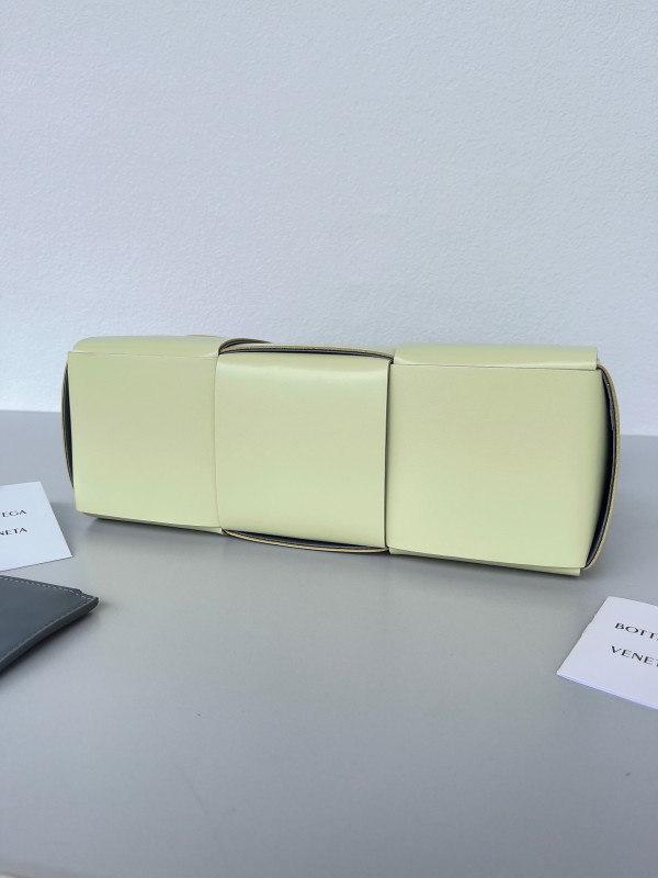 Bo*te*ga ve*ne*ta small arco tote bag