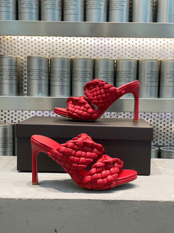 Bo*te*ga ve*ne*ta curve