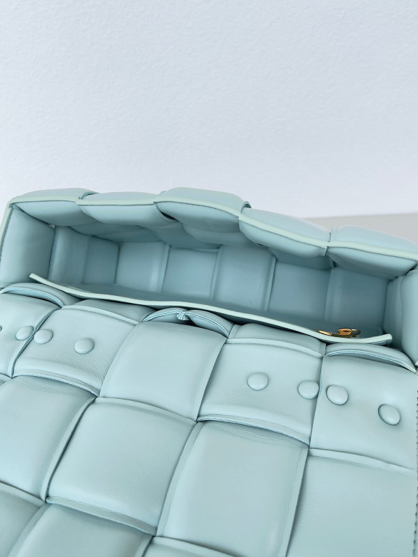 Bo*te*ga ve*ne*ta the chain cassette