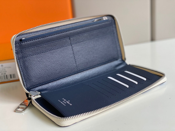 l**is V*t*n zippy wallet