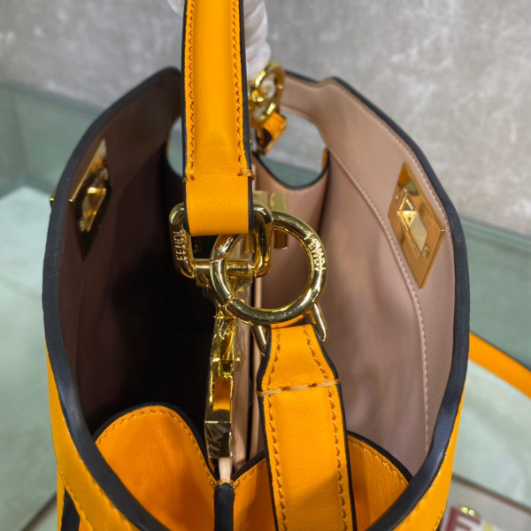 F**di peekaboo iseeu small-27x21x11cm