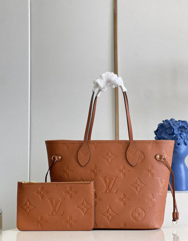 l**is V*t*n neverfull mm