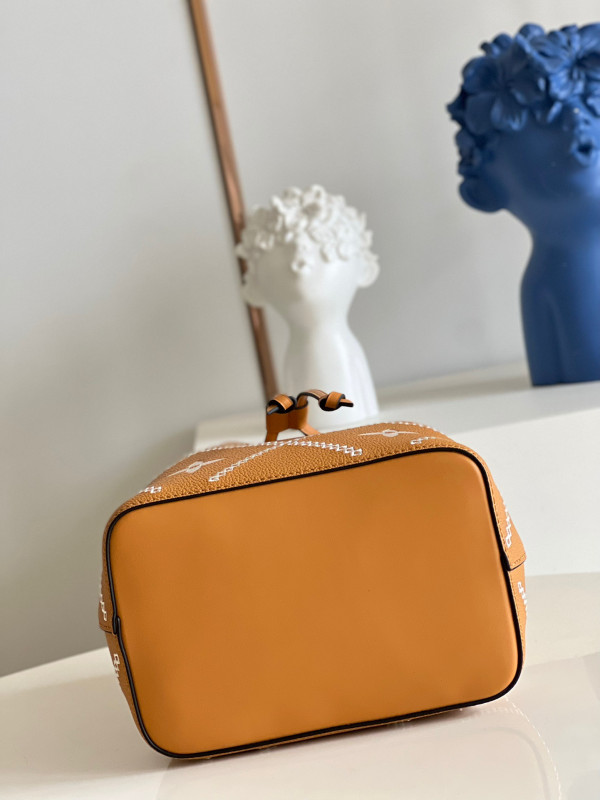 l**is V*t*n nÉonoÉ bb