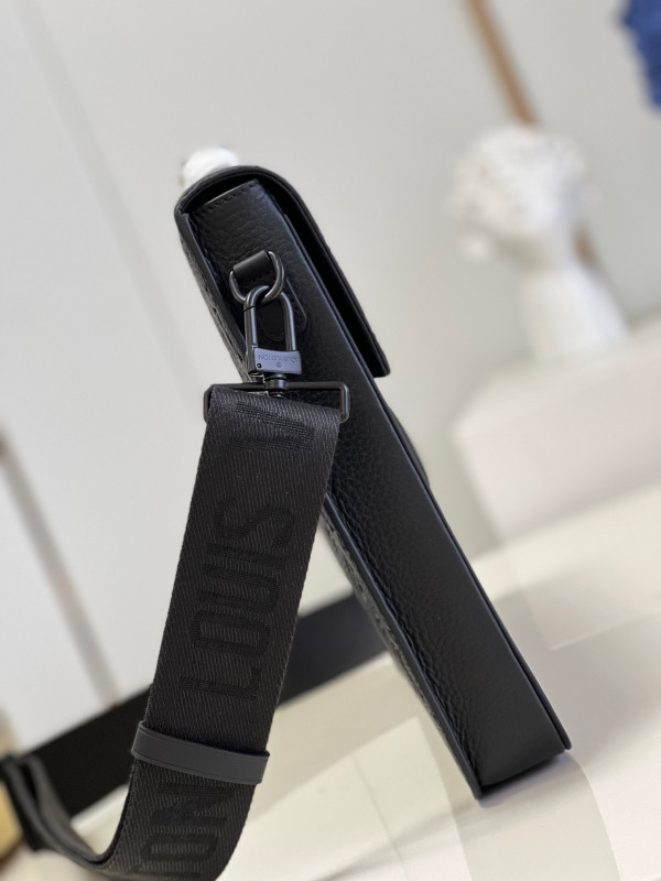 l**is V*t*n s lock briefcase