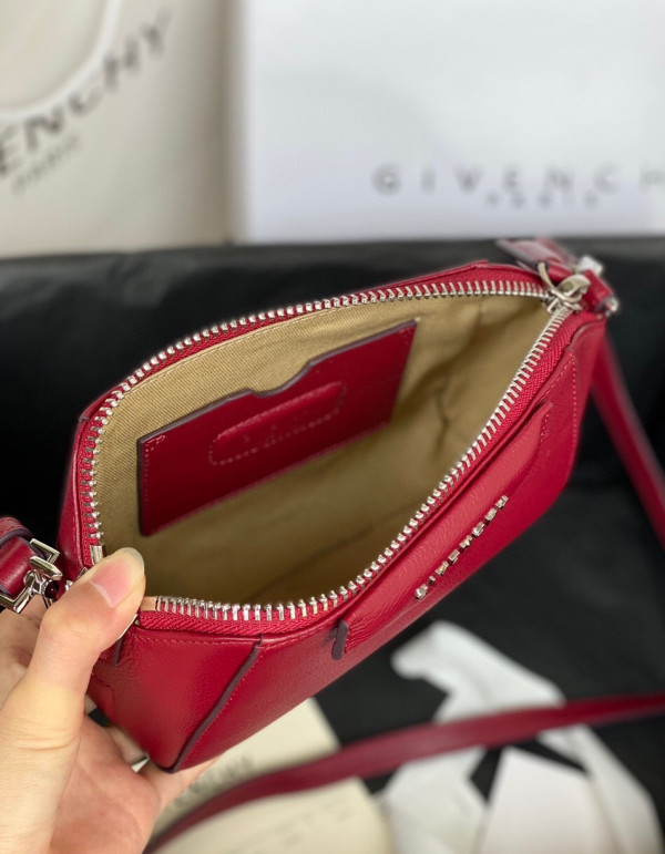 GIVENCHY NANO ANTIGONA