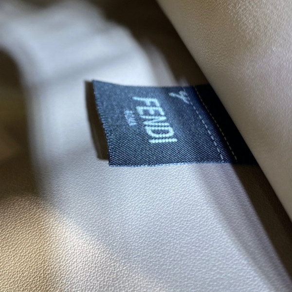 F**di peekaboo iseeu small-27x21x11cm