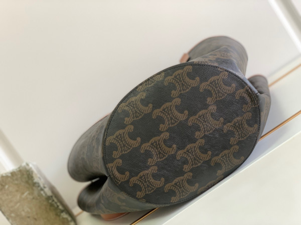 Ce**e medium couffin cuir triomphe