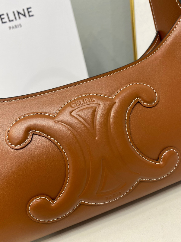 Ce**e shoulder bag cuir triomphe