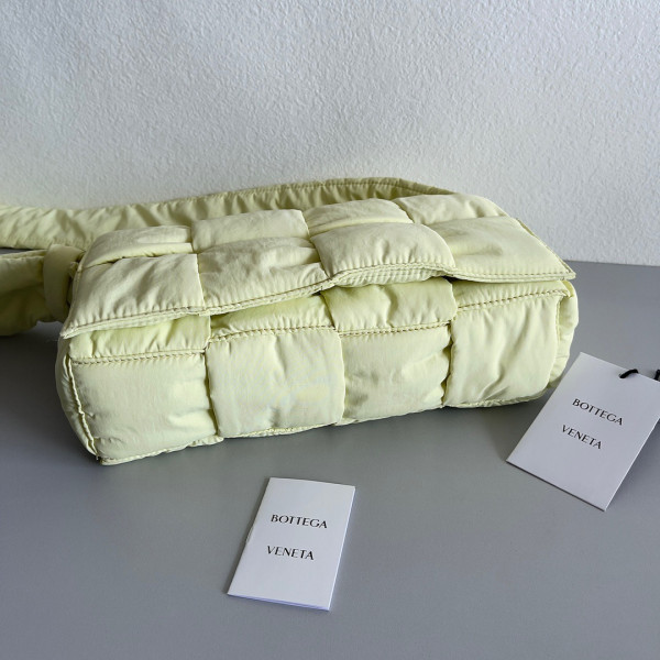 Bo*te*ga ve*ne*ta padded tech cassette