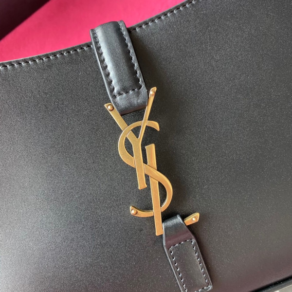 YSL LE 5 À 7 HOBO BAG