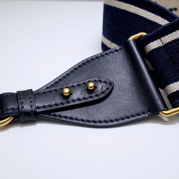 D*or strap in valvet