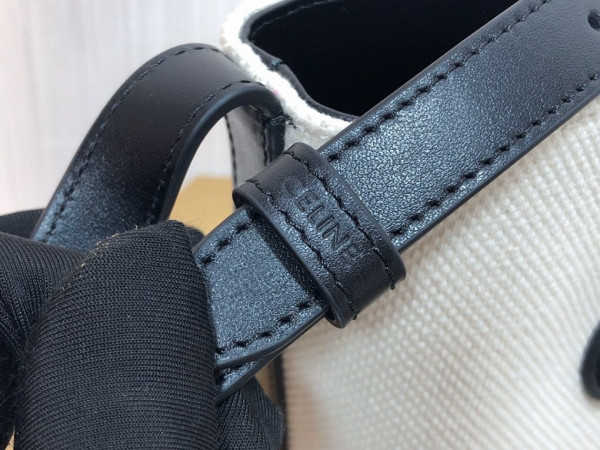 Ce**e small bucket cuir triomphe