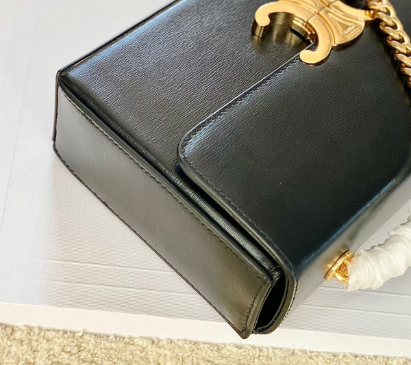 Ce**e chain box triomphe bag in shiny calfskin