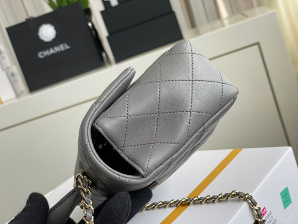 CL MINI FLAP BAG WITH TOP HANDLE