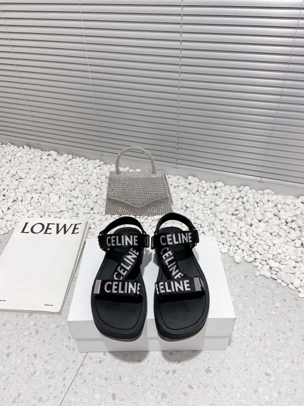 Ce**e leo strappy sandal in with "Ce**e" jacquard black / white