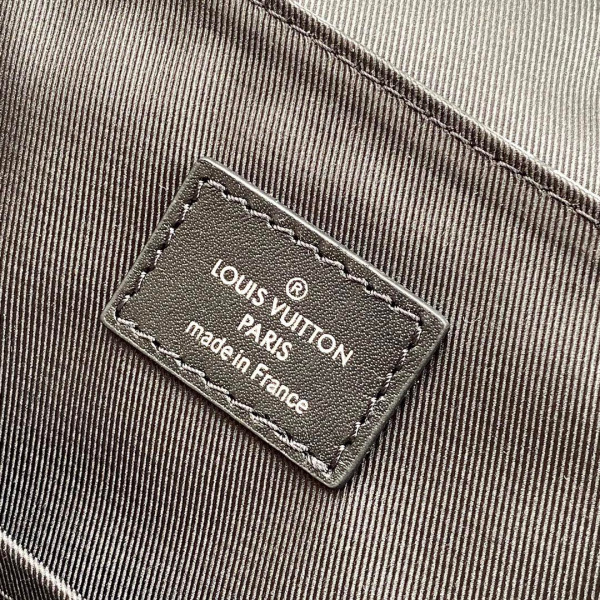 l**is V*t*n backpack