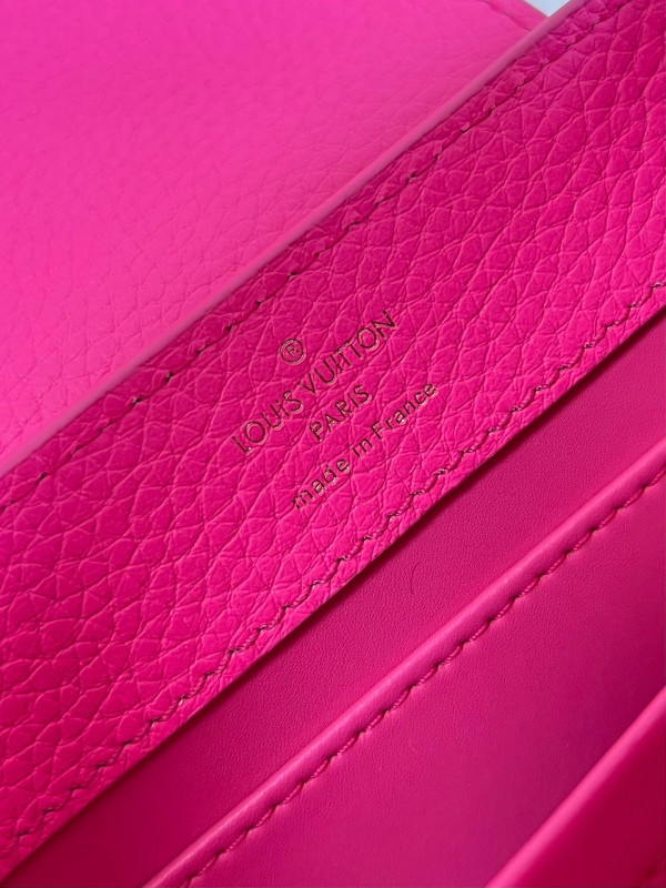 l**is V*t*n capucines mini