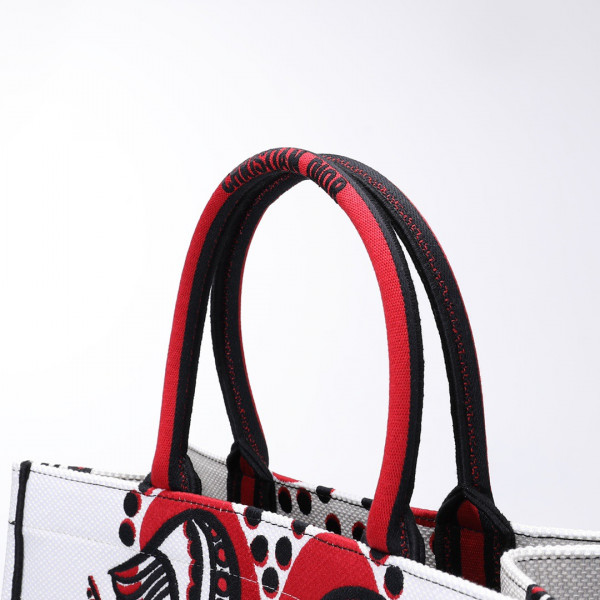 medium D*or book tote