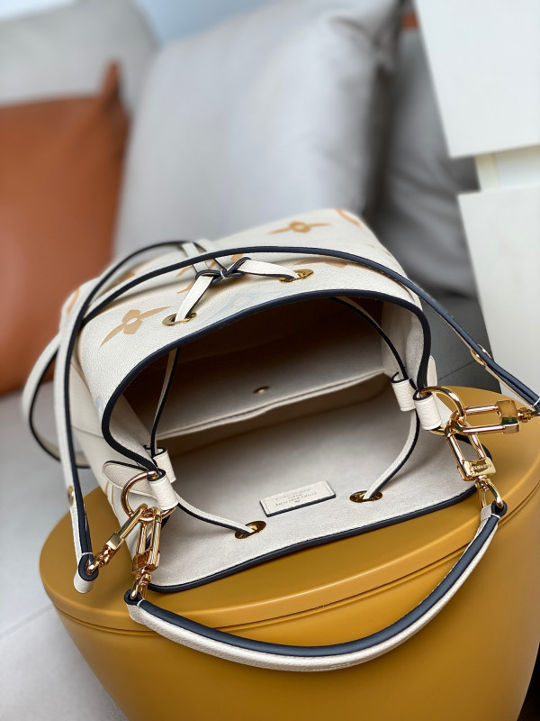 l**is V*t*n nÉonoÉ bb