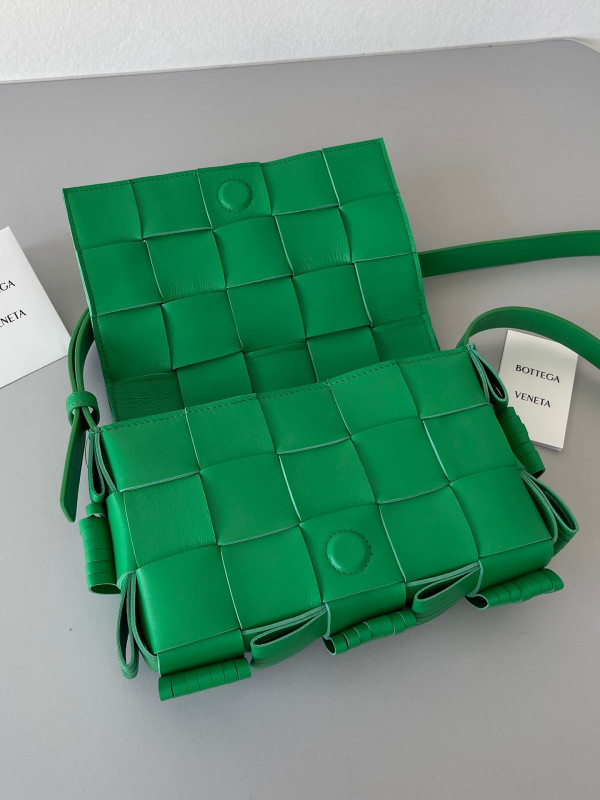 Bo*te*ga ve*ne*ta cassette